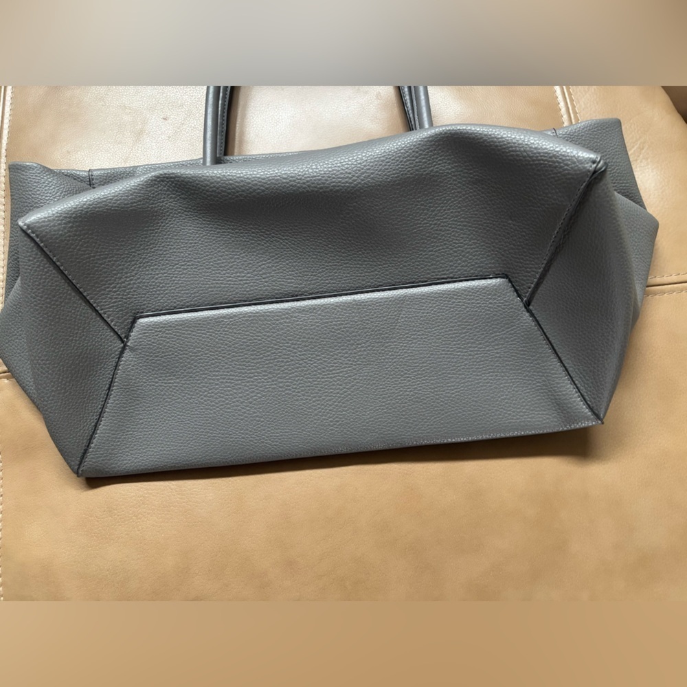 Gray faux Leather Tote Bag - Picture 2 of 5